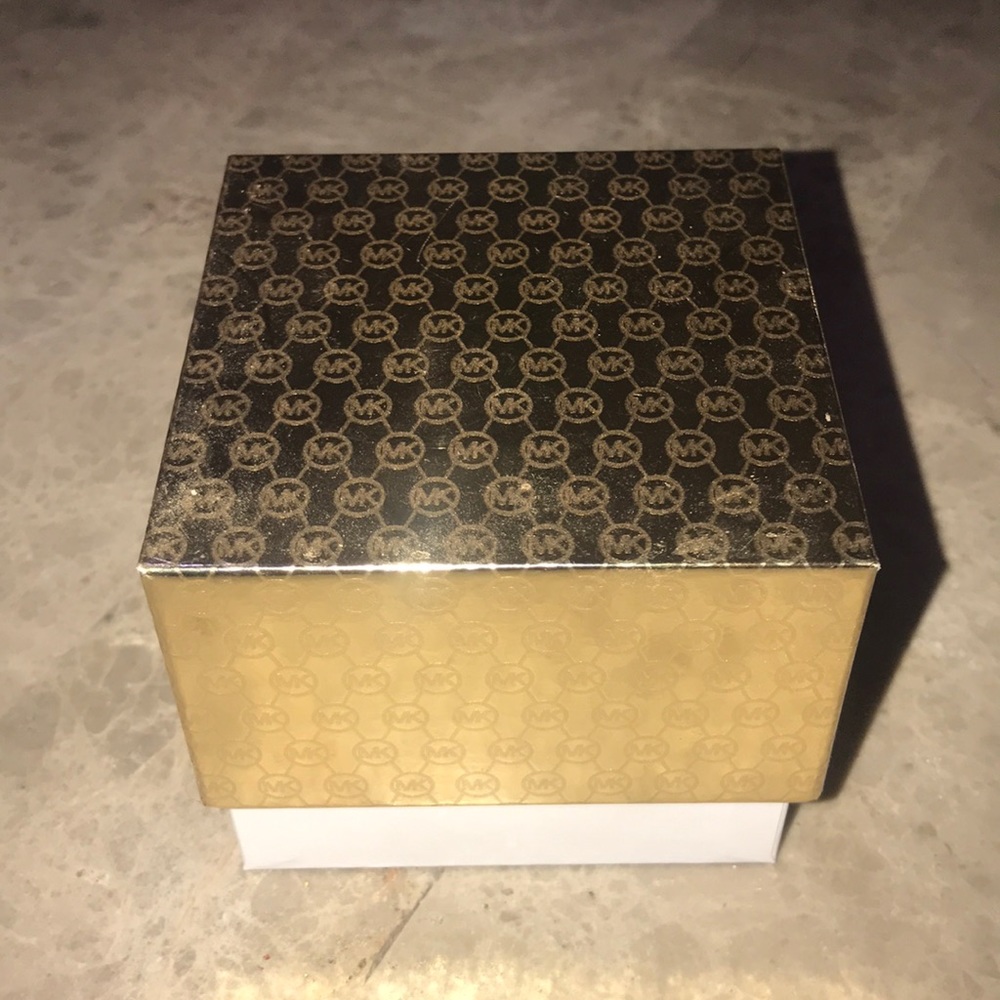 SOLD Michael Kors Mother of Pearl Bracelet - Picture 3 of 3